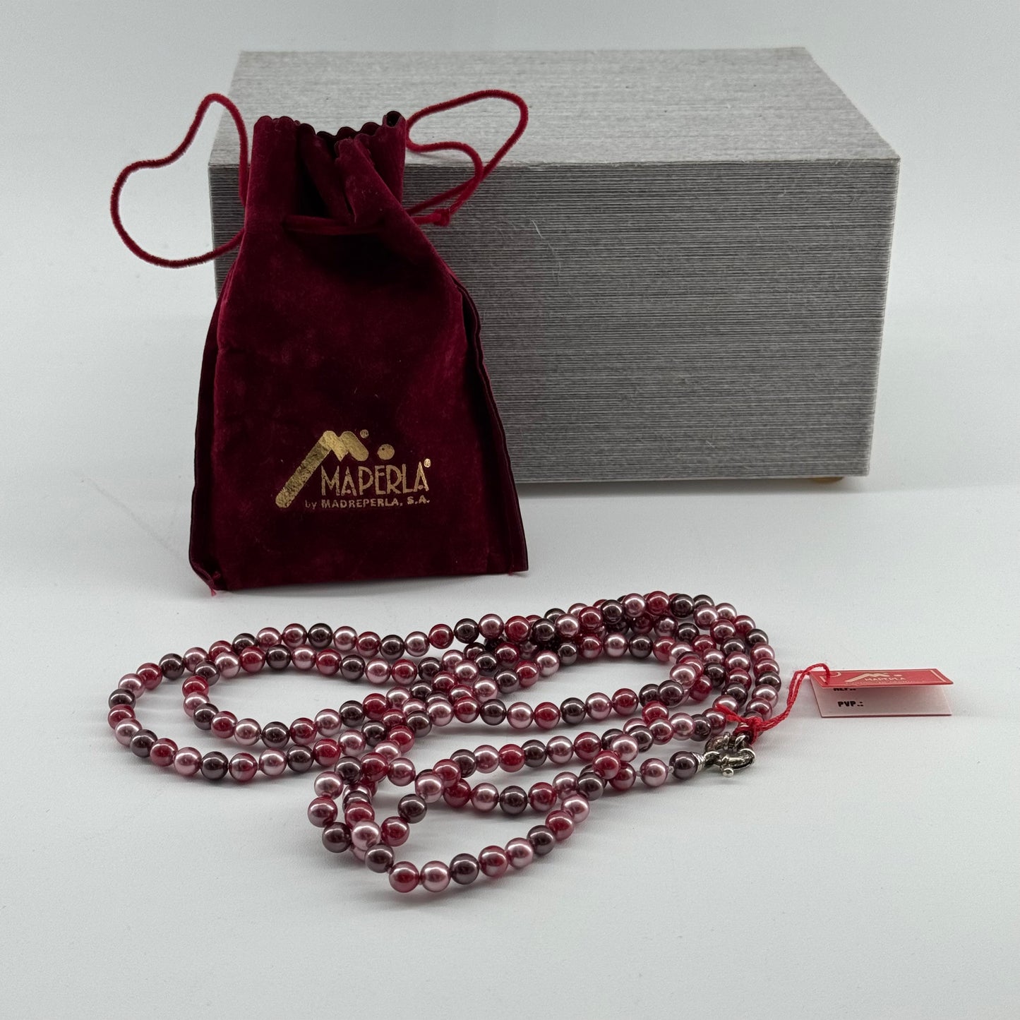 Maperla Beads On The Neck