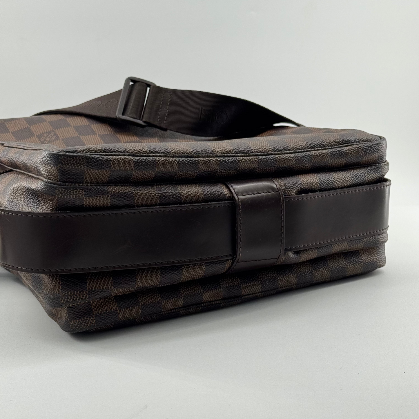 Louis Vuitton Naviglio Damier EBENE Crossbody Bag (Year 2007)