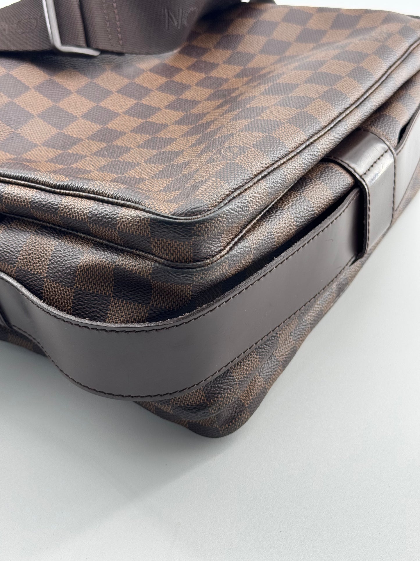 Louis Vuitton Naviglio Damier EBENE Crossbody Bag (Year 2007)