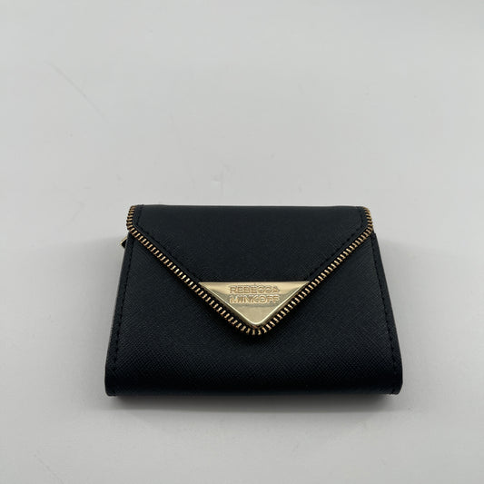 Rebeca Mincoff Walllet