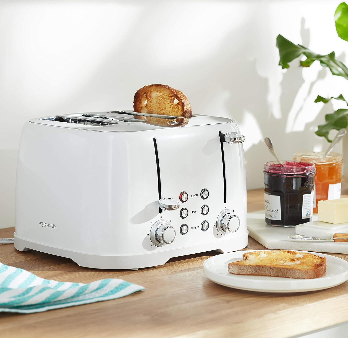 4-Slot Toaster, White Grille-Pain à Quatre Fentes, Blanc
Tostadora de 4 Ranuras, Blanca